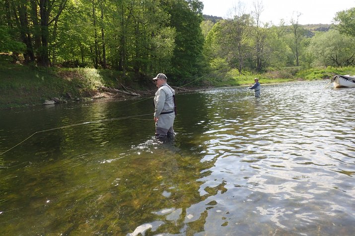 guided fly fishing on the delaware river with filingoflyfishing
