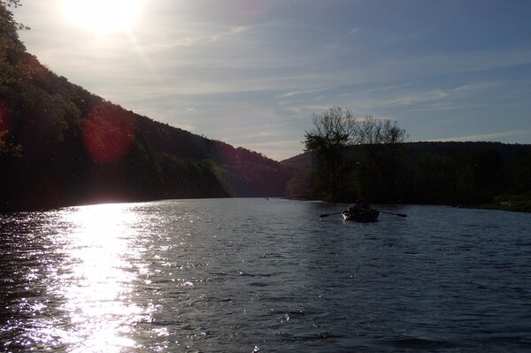 fly fishing delaware river with jesse filingo of filingo fly fishing on a guided float trip down the delaware river (516)