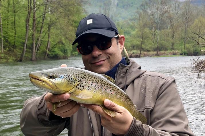 guided fly fishing on the delaware river with filingo fly fishing and jesse filingo
