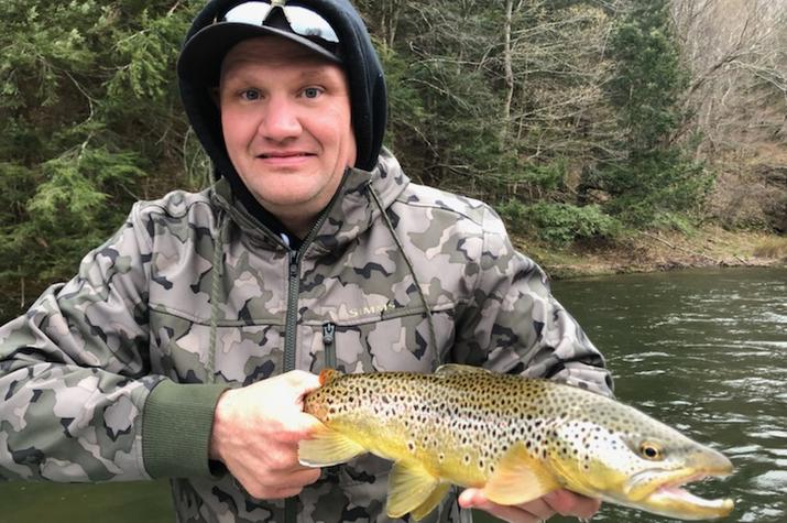guided fly fishing for big brown trout on the upper delaware river with filingo fly fishing