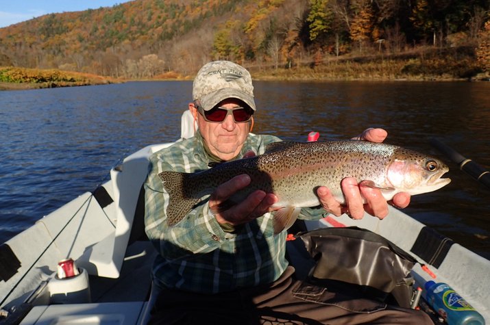 guided fly fishing float trips on the upper delaware river for wild rainbow trout with filingo fly fishing