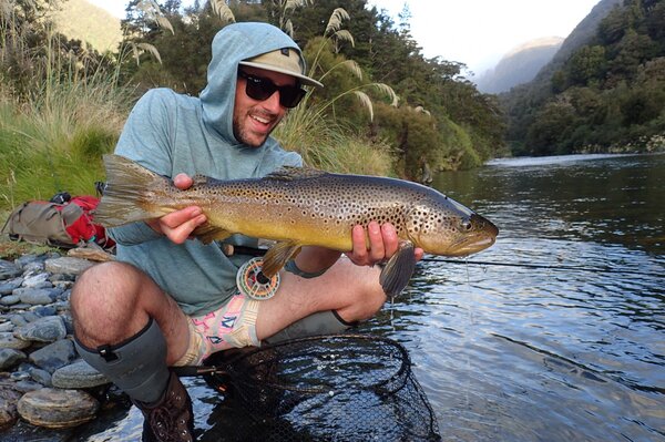 guided fly fishing tours on the delaware river for wild brown trout and wild rainbow trout (717)