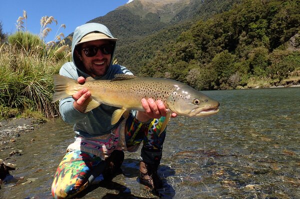 guided fly fishing tours on the delaware river for wild trout (720)